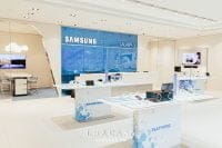 Bao quát không gian quầy thanh toán dịch vụ Samsung